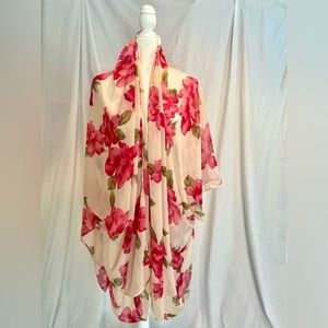 Brand new with Tags Pink Blush floral Maternity cover up.